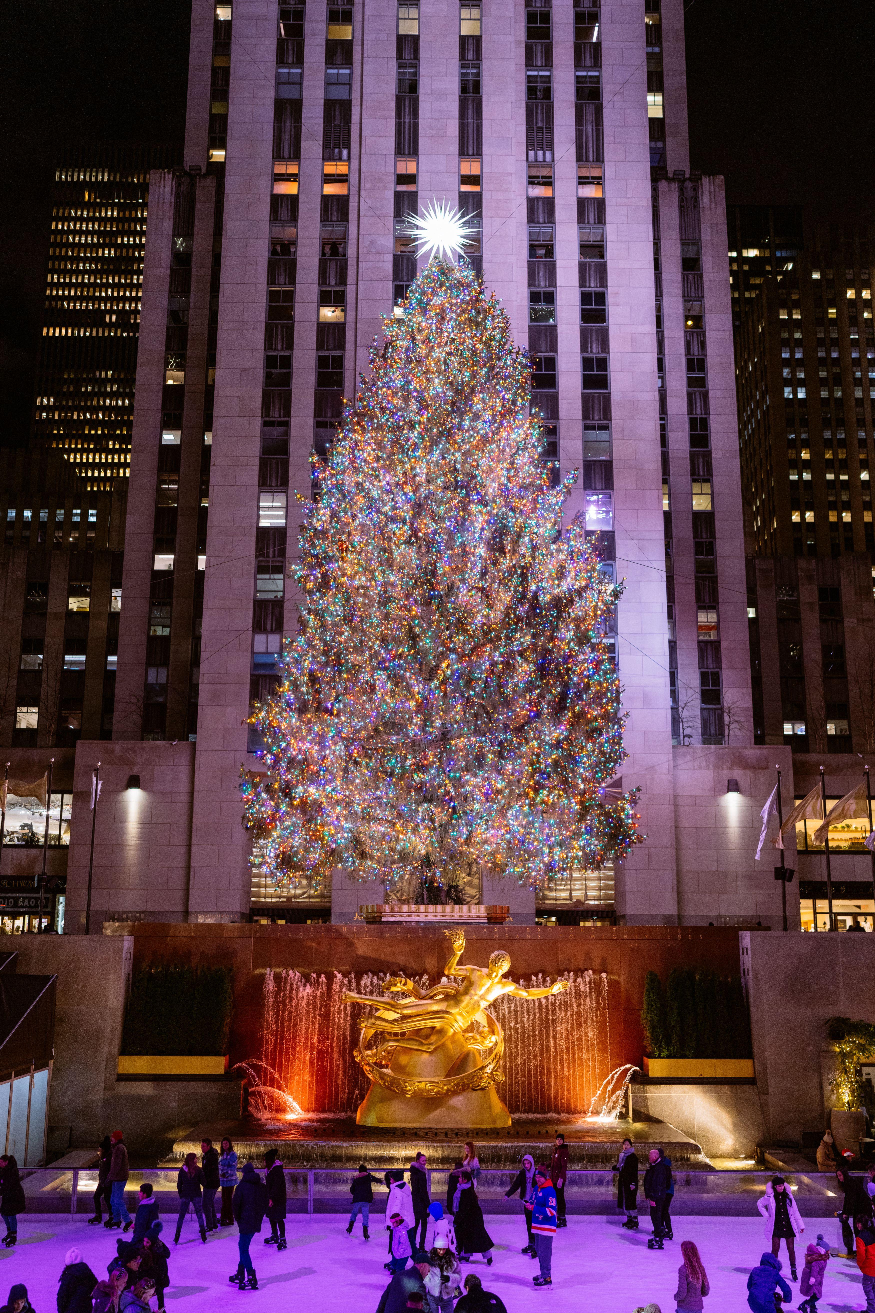the rockefeller center christmas tree