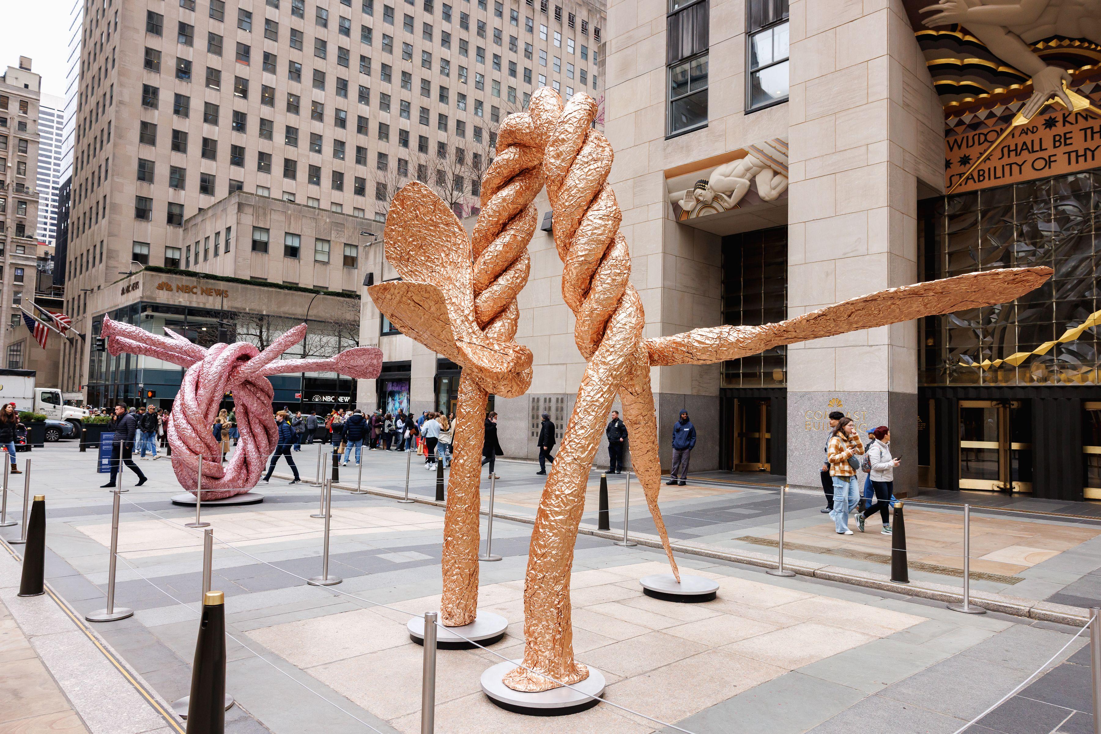 chamberlain scultpures on the plaza at rockefeller center