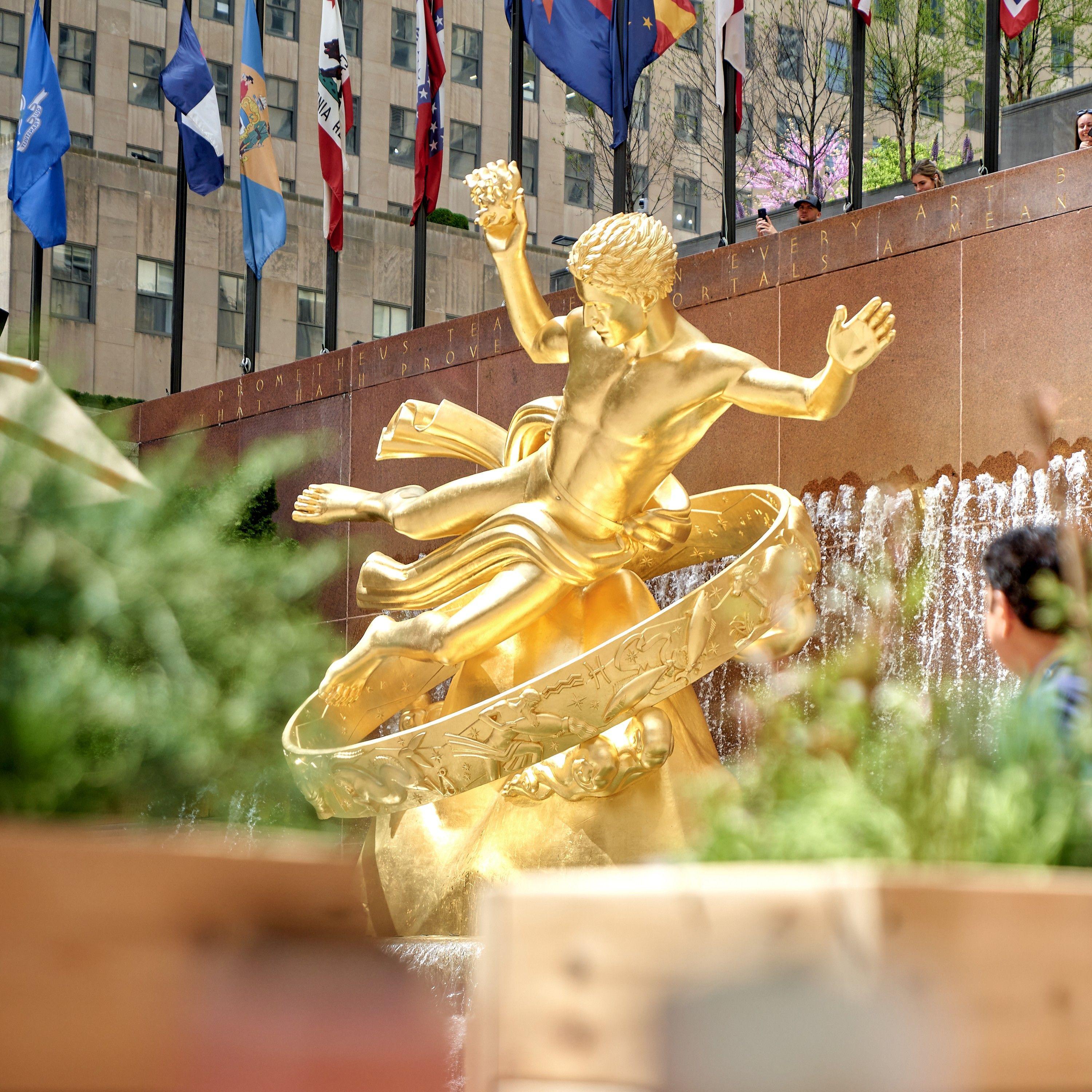 gold prometheus statue at rockefeller center