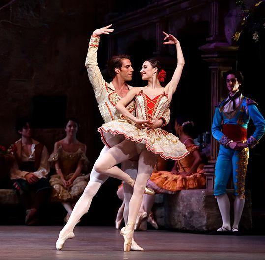 Two dancers in Don Quixote Pas de Deux